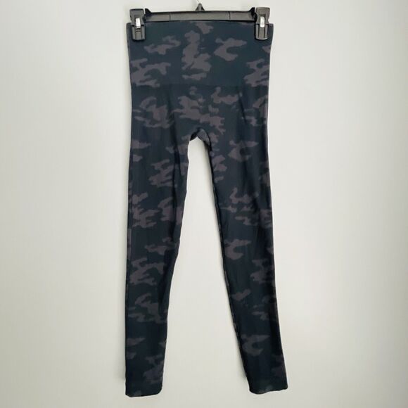 Spanx Camo Leggings Size Medium Look at Me Now Athleisure Comfort FL3515 - Picture 7 of 12